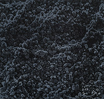 Nanostructures sur un textile en coton – élément # 3, 2018, gesso noir et pastel sur contre-plaqué, 97 x 92 cm.