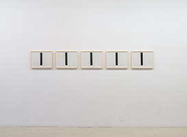 Le poids du noir, série, 2018, carton découpé, vue d’exposition Galerie B-312, Montréal.